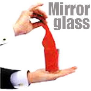 미러글라스 I (Mirror Glass) 투명한 컵속에 집어넣은 흰색실크가 마술사의 제스처에 순식간에 레드실크로 바뀝니다.